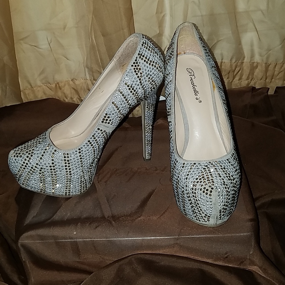 Breckelle's 5 inch heels
